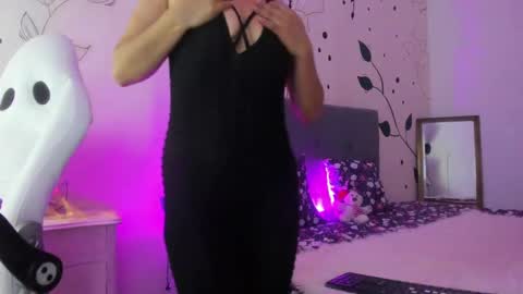 sweett_face online show from October 18, 12:31 pm