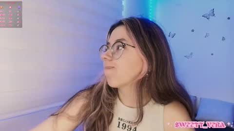 Snapshot of sweettvera_ chatting on October 19, 12:43 pm Veronica Independent Model online show from October 19, 12:43 pm