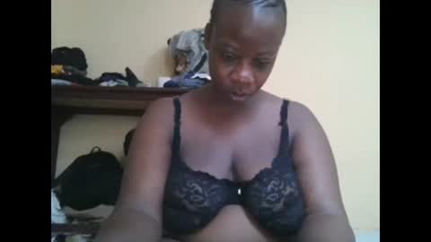 sweetyass25 online show from October 19, 5:12 am