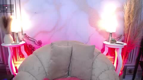 LAURA online show from October 8, 12:22 pm