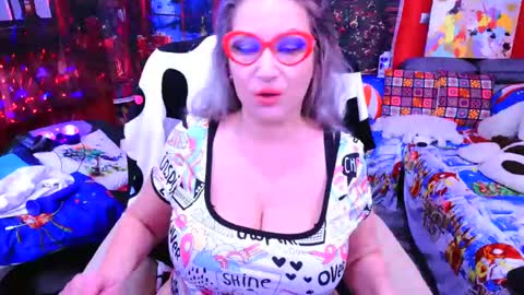 Lisa online show from January 1, 3:57 pm