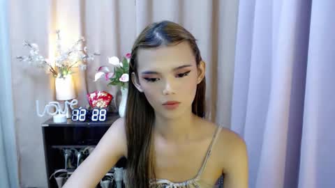 Snapshot of sweetytrannygirlxx chatting on September 23, 4:28 am Megan online show from September 23, 4:28 am