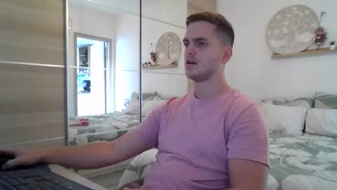 syl092 online show from September 17, 4:54 pm