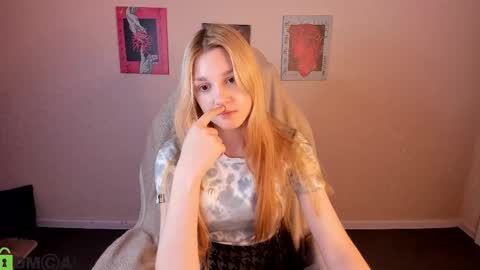 Snapshot of sylvia_ortiz chatting on October 2, 9:41 am Sylvia online show from October 2, 9:41 am