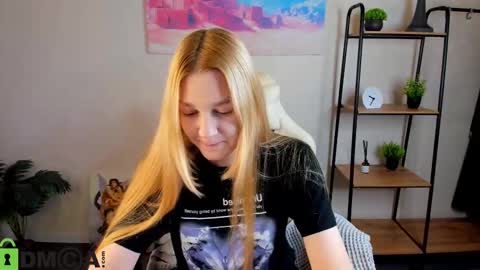 Snapshot of sylvia_ortiz chatting on October 18, 9:24 am Sylvia online show from October 18, 9:24 am