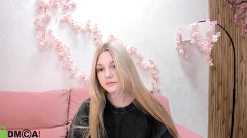 Snapshot of sylvia_ortiz chatting on September 19, 9:46 am Sylvia online show from September 19, 9:46 am