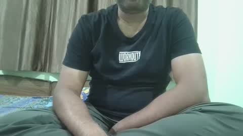 Snapshot of symond_jns chatting on October 24, 5:57 pm symond_jns online show from October 24, 5:57 pm