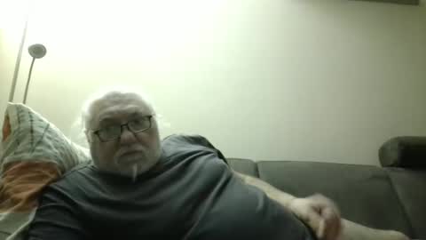 Snapshot of synek65 chatting on February 12, 5:47 am synek65 online show from February 12, 5:47 am