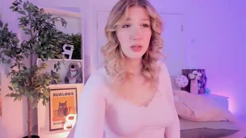 Ellie online show from February 18, 7:19 am