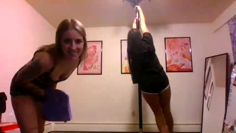 Snapshot of t_princess_t chatting on October 22, 2:26 am t_princess_t online show from October 22, 2:26 am