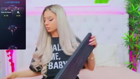 Arianna online show from February 13, 2:52 pm