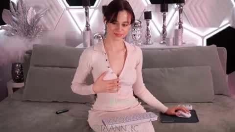 TAANNI online show from March 1, 3:32 am