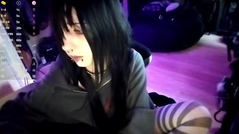 Lina online show from April 2, 3:19 pm