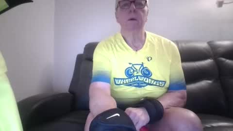 tacrunner66_ online show from March 2, 2:57 pm