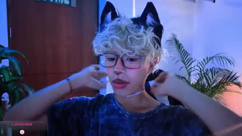 Snapshot of taichi_bluy chatting on October 17, 1:59 pm taichi online show from October 17, 1:59 pm