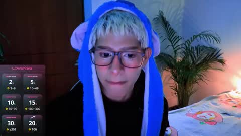Snapshot of taichi_bluy chatting on October 19, 2:38 am taichi online show from October 19, 2:38 am