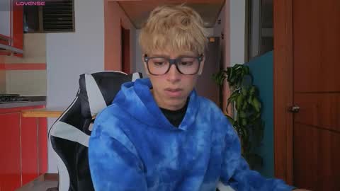 taichi online show from February 18, 3:45 pm