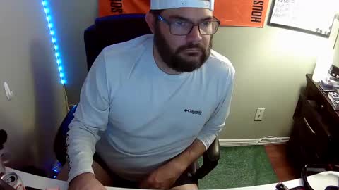 TaintNuzzler online show from September 14, 11:28 pm