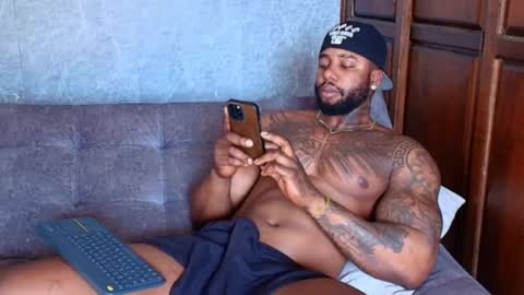 Tairon Tucke online show from February 20, 2:24 pm