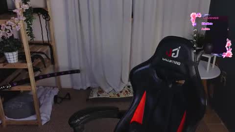 Lizzy online show from September 13, 3:58 pm