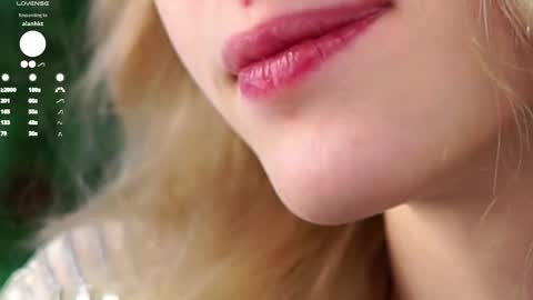 Mia online show from February 27, 1:41 am