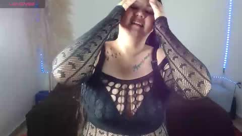 Snapshot of talia_florez chatting on October 12, 2:15 am T A L I A online show from October 12, 2:15 am
