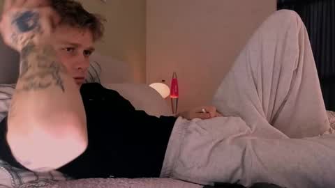 Snapshot of talkinghead7 chatting on October 22, 5:21 am Colin online show from October 22, 5:21 am