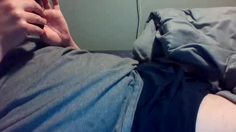 Snapshot of tallguy88444 chatting on October 16, 1:27 am tallguy88444 online show from October 16, 1:27 am
