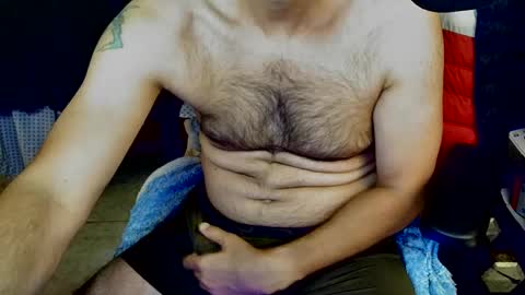 Snapshot of talltannhandsome chatting on October 13, 5:42 am talltannhandsome online show from October 13, 5:42 am