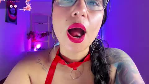 Snapshot of tamara_rouse1 chatting on October 19, 5:23 am tamara online show from October 19, 5:23 am