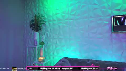 Snapshot of tamaramilano chatting on October 6, 8:32 am TamaraMilano online show from October 6, 8:32 am