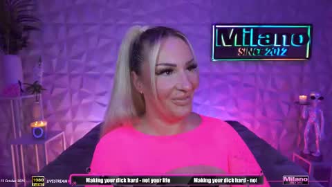 Snapshot of tamaramilano chatting on October 12, 7:56 am TamaraMilano online show from October 12, 7:56 am