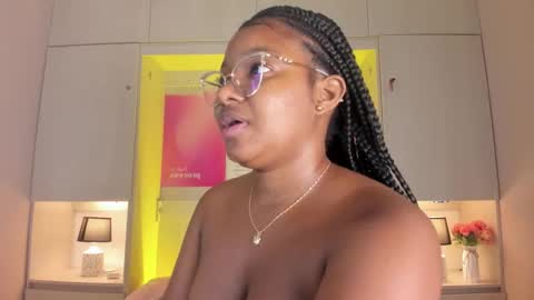 Tami online show from March 28, 8:43 pm