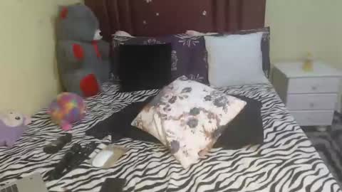 Snapshot of tamela_1 chatting on September 25, 3:02 am tamela online show from September 25, 3:02 am