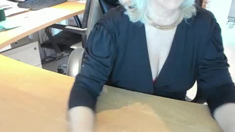 Snapshot of tammy4camfun chatting on October 14, 10:29 am Tammy online show from October 14, 10:29 am