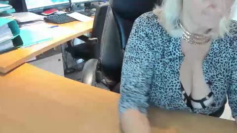 Snapshot of tammy4camfun chatting on October 1, 10:58 am Tammy online show from October 1, 10:58 am