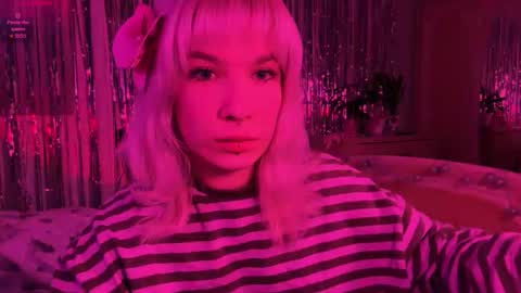 Lola online show from January 9, 7:19 pm