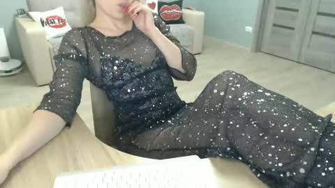 tangiblen online show from December 6, 11:17 am