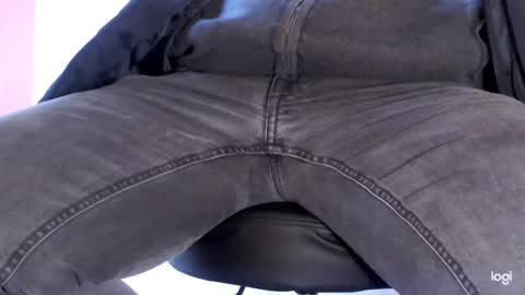 Snapshot of tap_b chatting on February 12, 8:38 am Patrick online show from February 12, 8:38 am