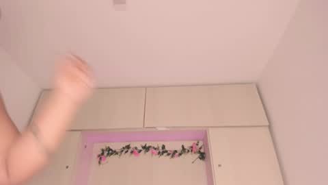  T A R A  online show from December 21, 4:30 am