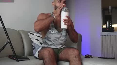 Snapshot of tarek_dan chatting on September 22, 9:08 pm Tarek online show from September 22, 9:08 pm