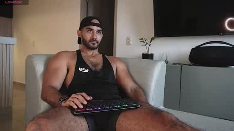 Snapshot of tarek_dan chatting on October 17, 8:24 pm Tarek online show from October 17, 8:24 pm