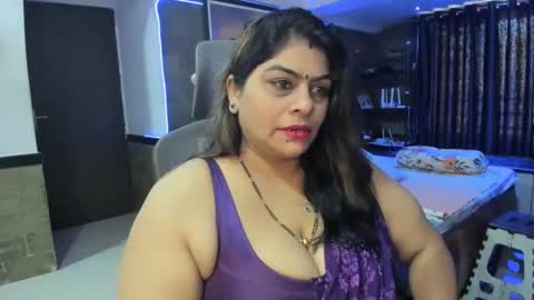Snapshot of tarivishu23 chatting on January 13, 2:39 am tarivishu23 online show from January 13, 2:39 am