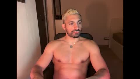 tarquit8 online show from September 15, 8:43 pm