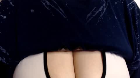 tarrant_ online show from November 17, 11:07 pm