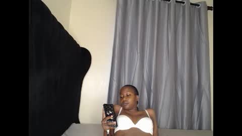 Snapshot of tasha_kimmy chatting on September 16, 3:19 am Ireen online show from September 16, 3:19 am