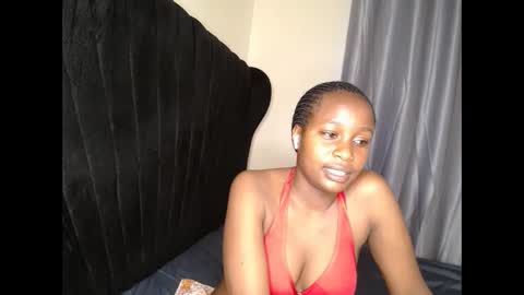 Snapshot of tasha_kimmy chatting on October 7, 3:24 am Ireen online show from October 7, 3:24 am