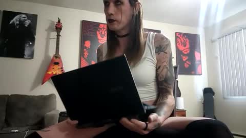 tashaclouds online show from November 12, 6:10 pm