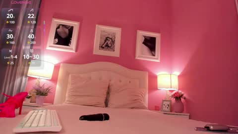 Snapshot of tashahoney chatting on March 6, 3:46 am Tasha online show from March 6, 3:46 am