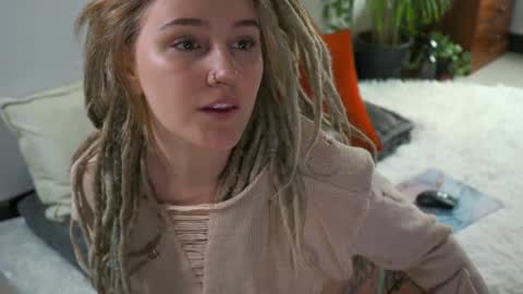 RHEA  pronanciation like Reya   online show from December 24, 7:39 am